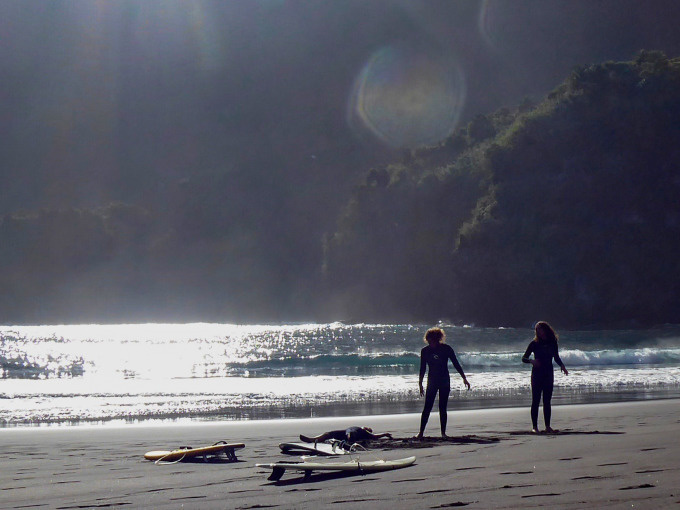 SHORT SURF BREAK