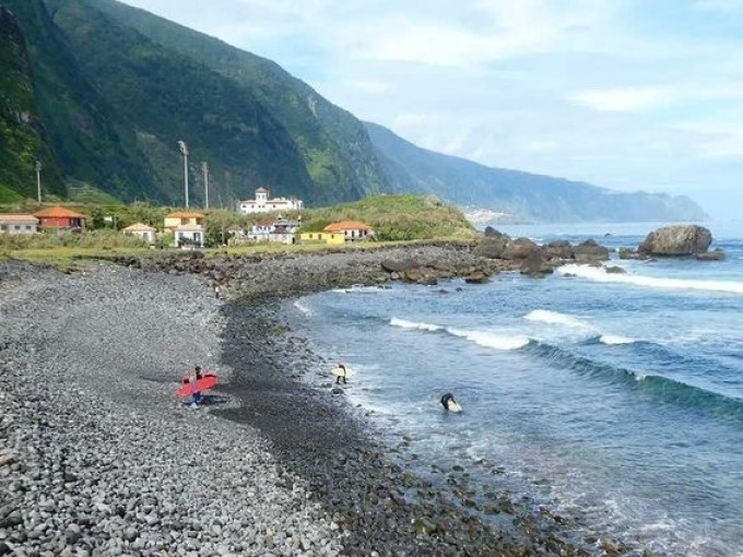 SURF WEEKEND