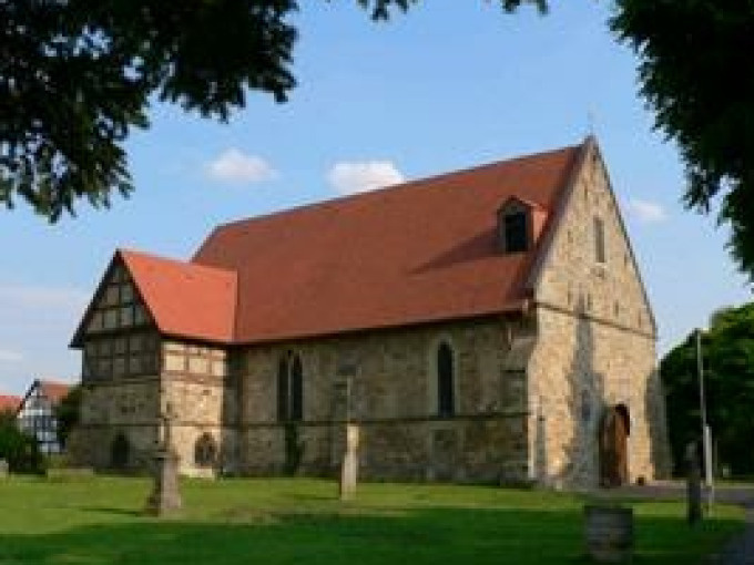 Jetenburger Kirche und Friedhof