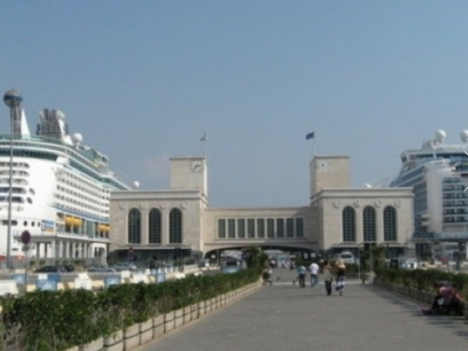 Visite de POMPEI en group avec guide en direct, depart du  terminal  croisières du port de Naples