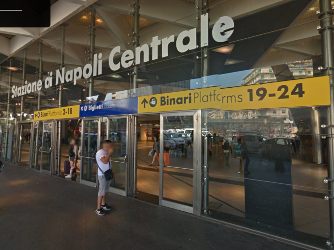 TOUR POR NAPOLES - punto de encuentro junto a la estación central de trenes