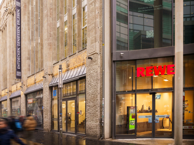 Supermarkt Inside: Hinter den Kulissen des REWE Härzschel