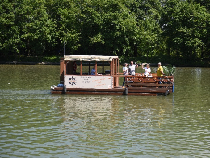 Exklusives Floßboot "Finne"