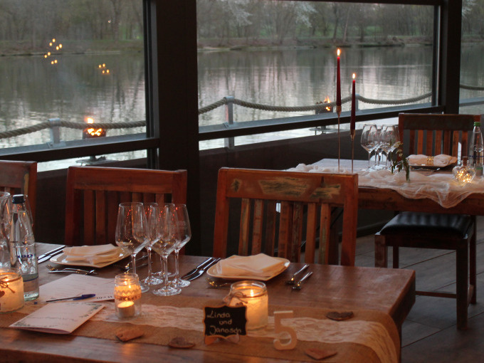 Blind date dinner