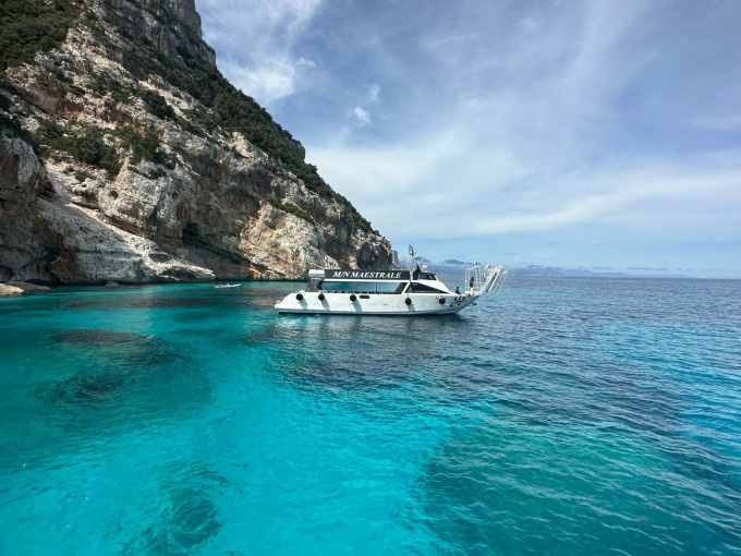 Booking Escursioni Cala Gonone - Dovesesto Charter