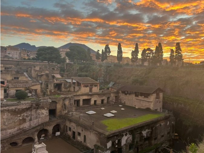 ERCOLANO: Visita agli Scavi di Notte da Salerno
