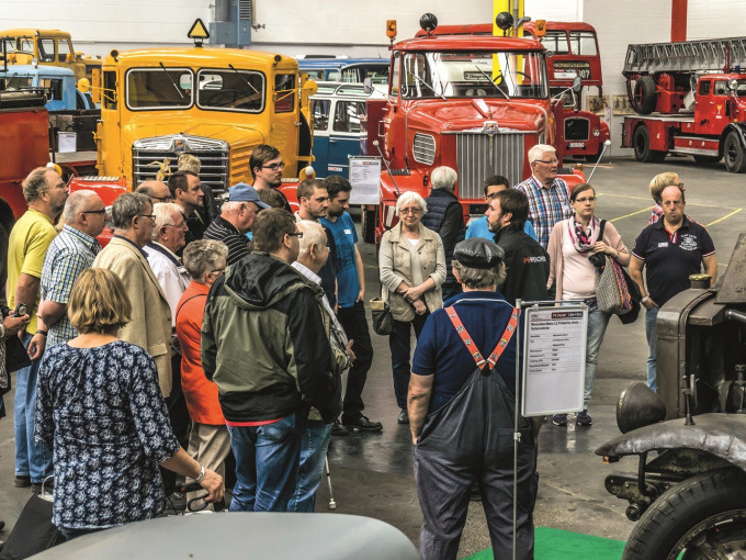Eintritt Gruppe Sammlung LKW + BUS (ab 15 Personen) - 6 Stunden  