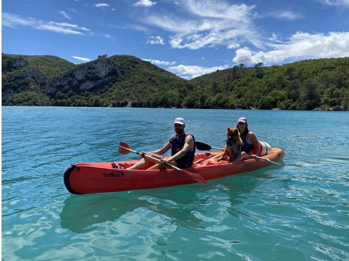  Kayak ;  2 personnes ou 2 adultes + 1 enfant ( - 30 kg ) - 3 heures  