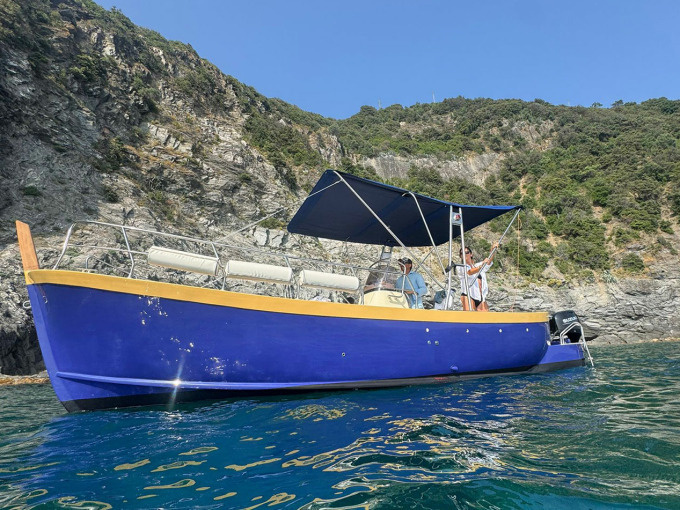 Tour in Gozzo alle Cinque Terre: Mare, Relax e Sapori Locali