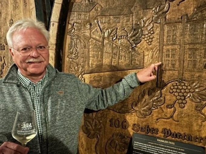 Von der Kellertür bis zur Rebe – Wein hautnah erleben